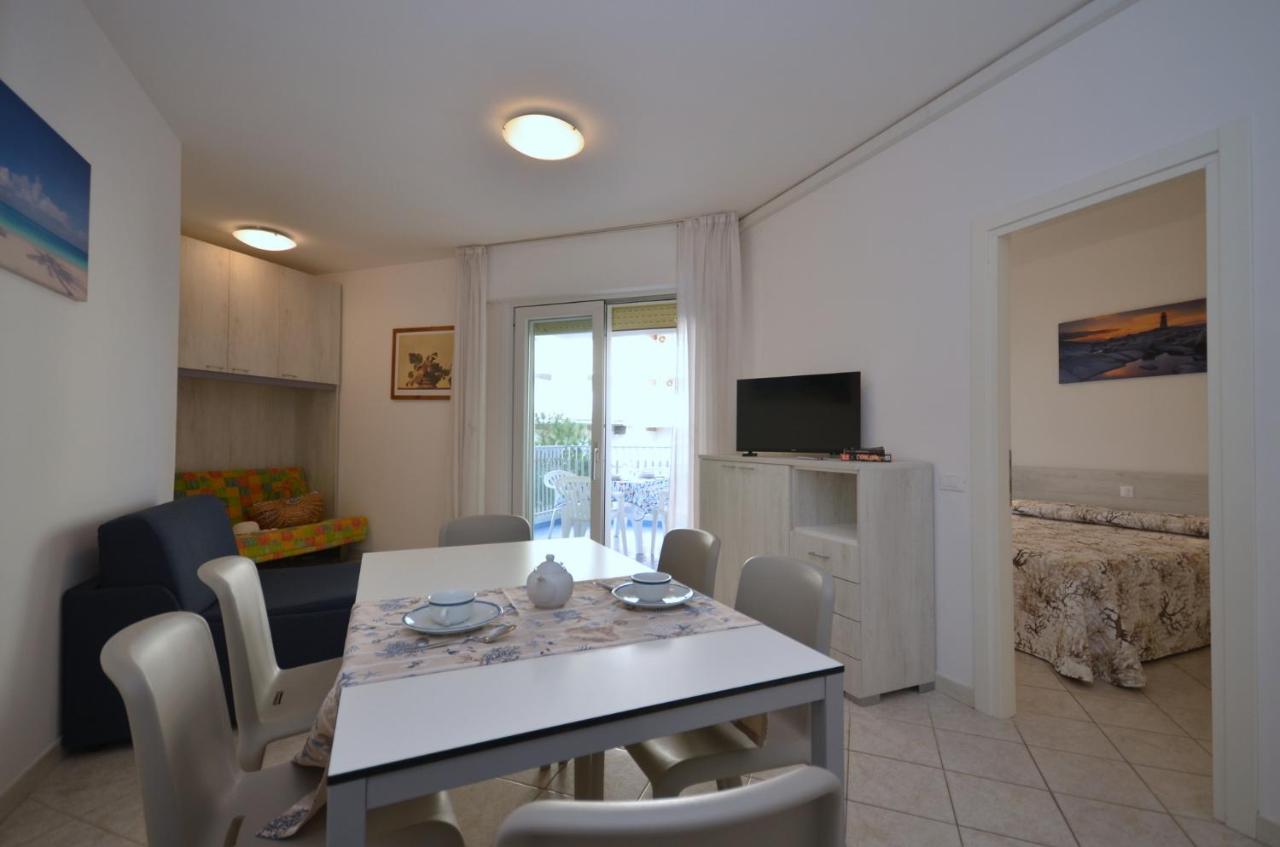 Residenza Marco Polo Apartment Lignano Sabbiadoro Exterior photo