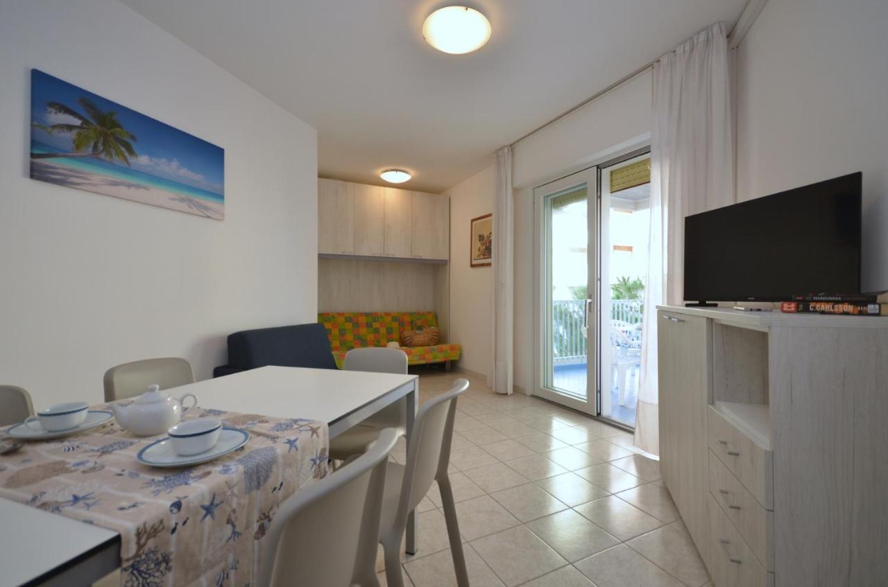 Residenza Marco Polo Apartment Lignano Sabbiadoro Exterior photo